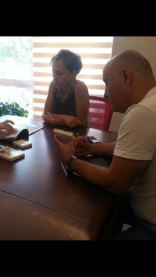 Askaro Firmas? ?le Proje Ofislerinde Y?z Y?ze ?leti?im ?al??mas? Yap?yoruz.